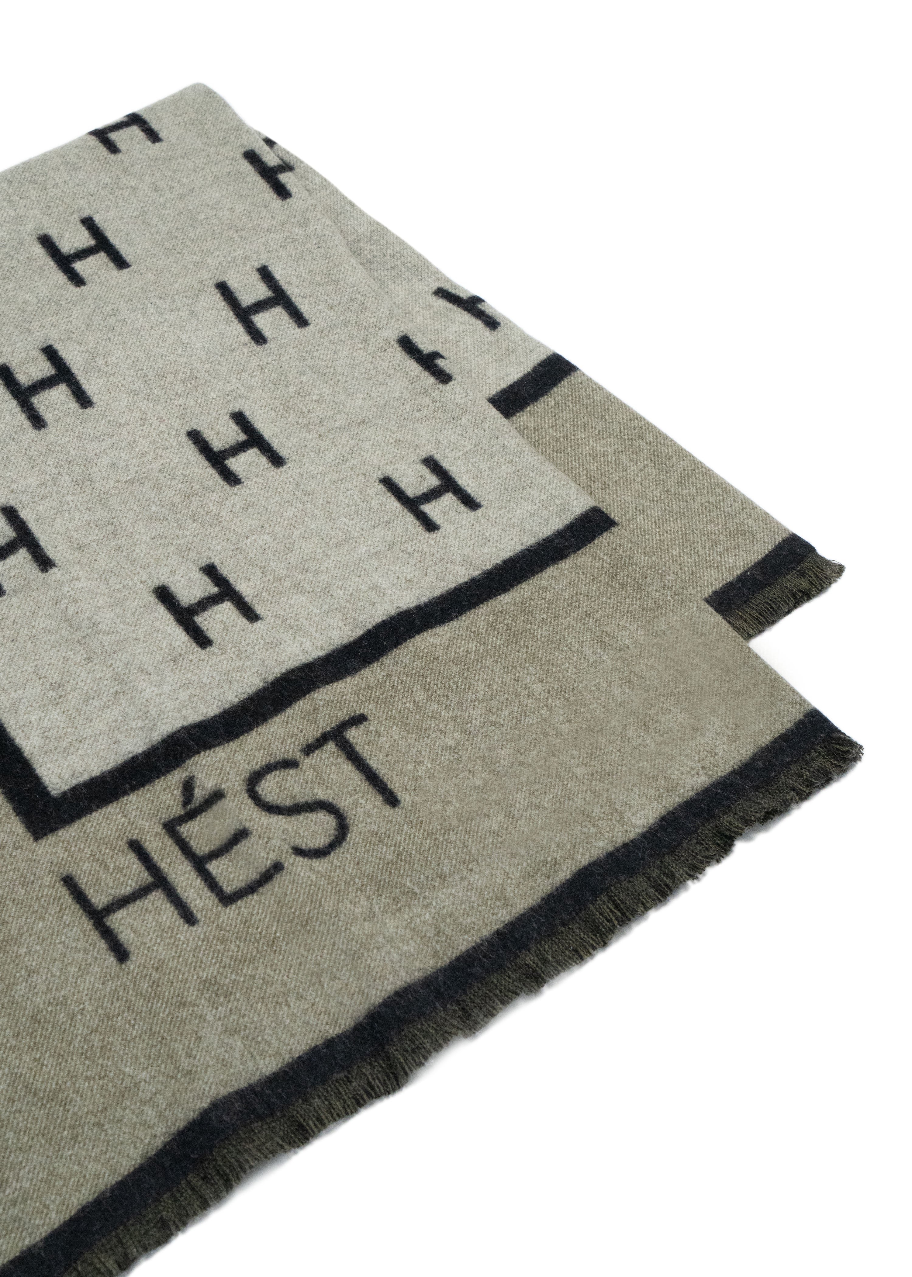 Hést Manon teppe - mosegrønn