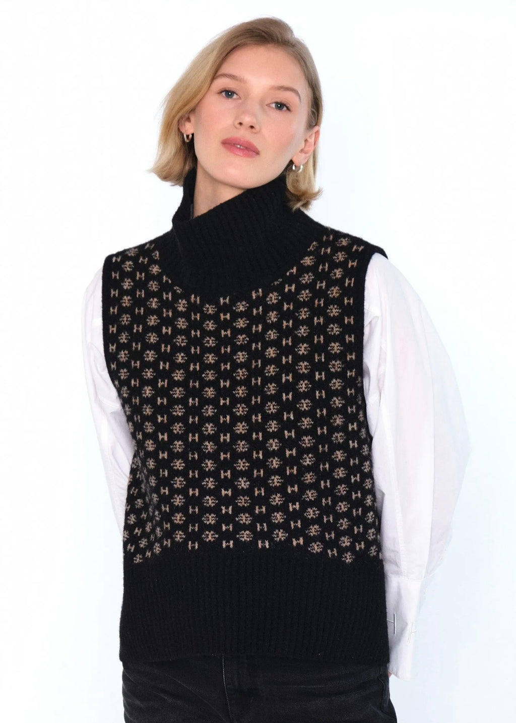 Hést logo vest - svart