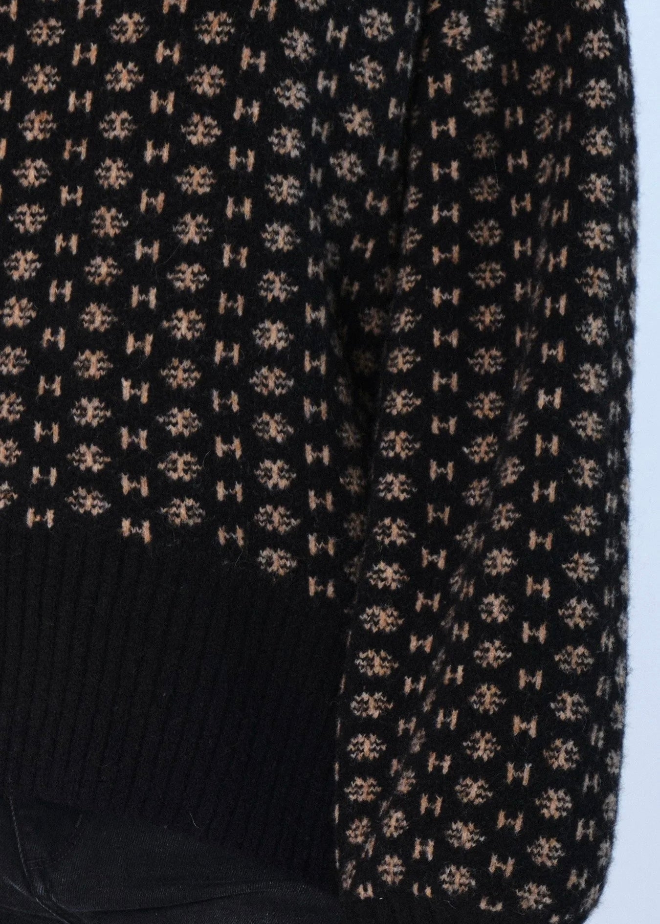 Hést Logo genser - Svart