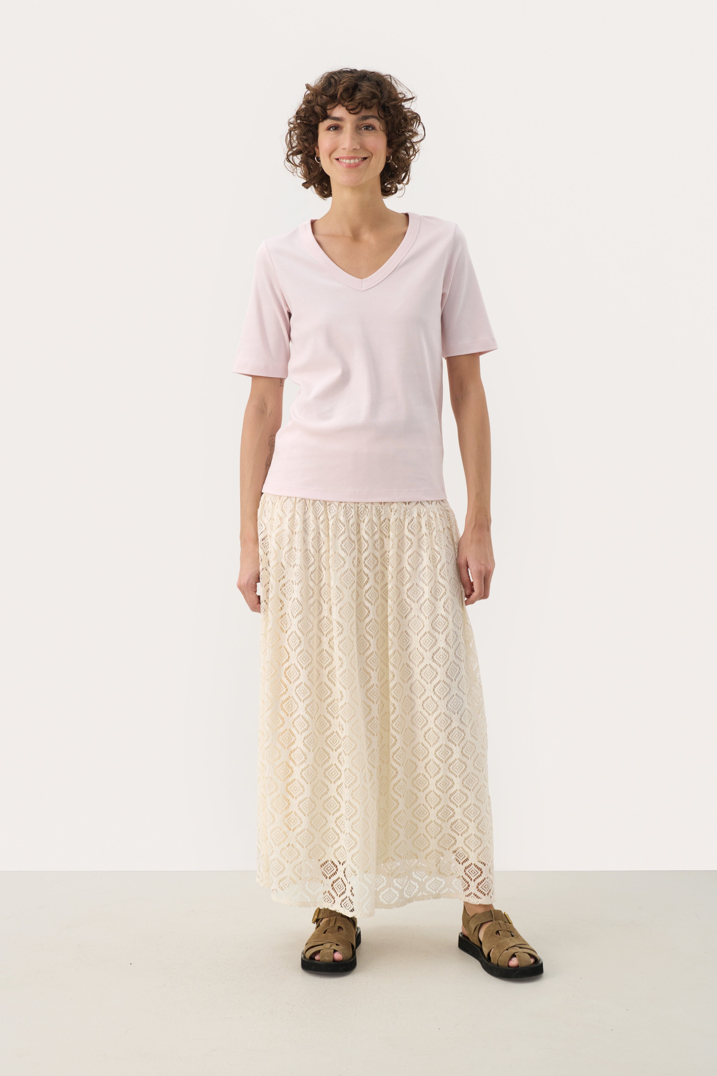 Ratansa T-shirt V-neck