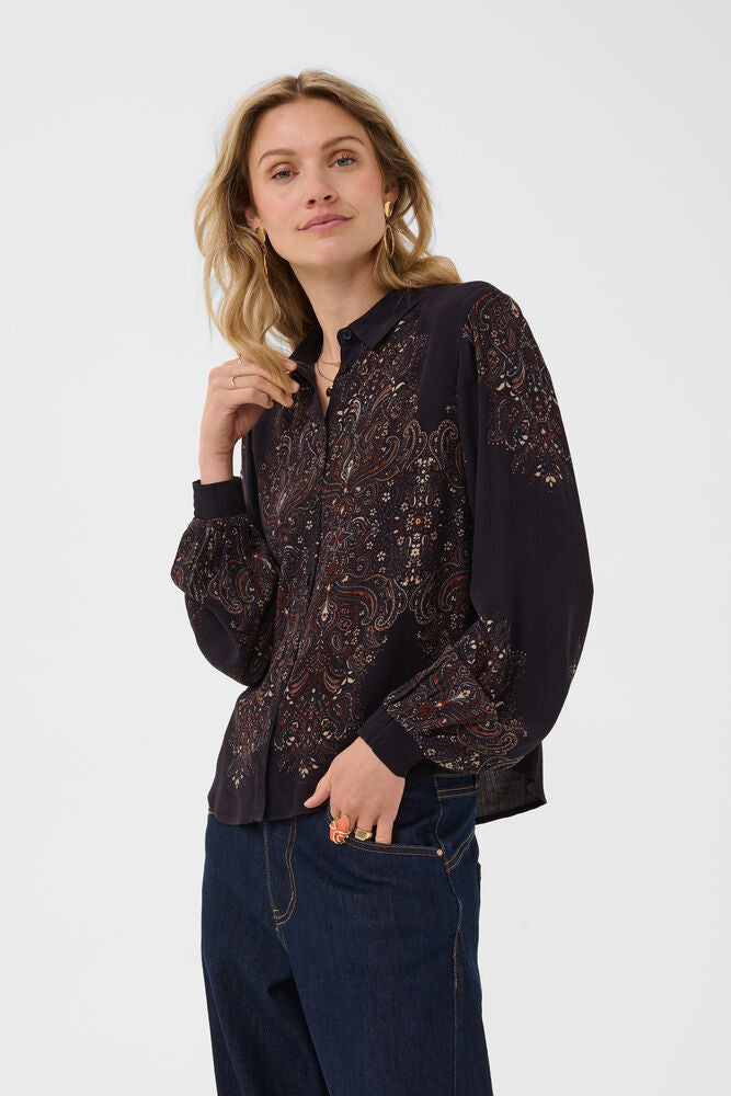 Cream Josia Bluse - Sort med Etnisk Trykk i Bruntoner