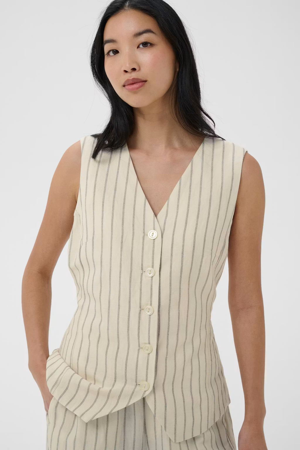 Binta Vest