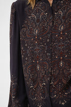 Cream Josia Bluse - Sort med Etnisk Trykk i Bruntoner