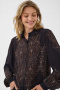 Cream Josia Bluse - Sort med Etnisk Trykk i Bruntoner