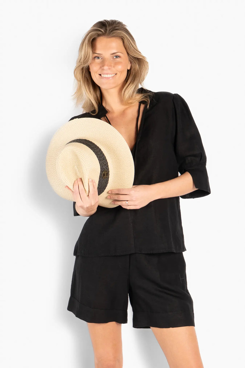 Allesandra Stråhatt