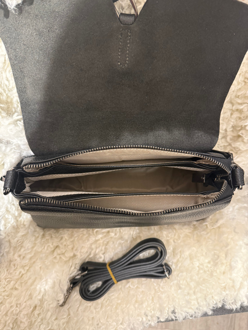 Norett Clutch Skinnveske - Sort