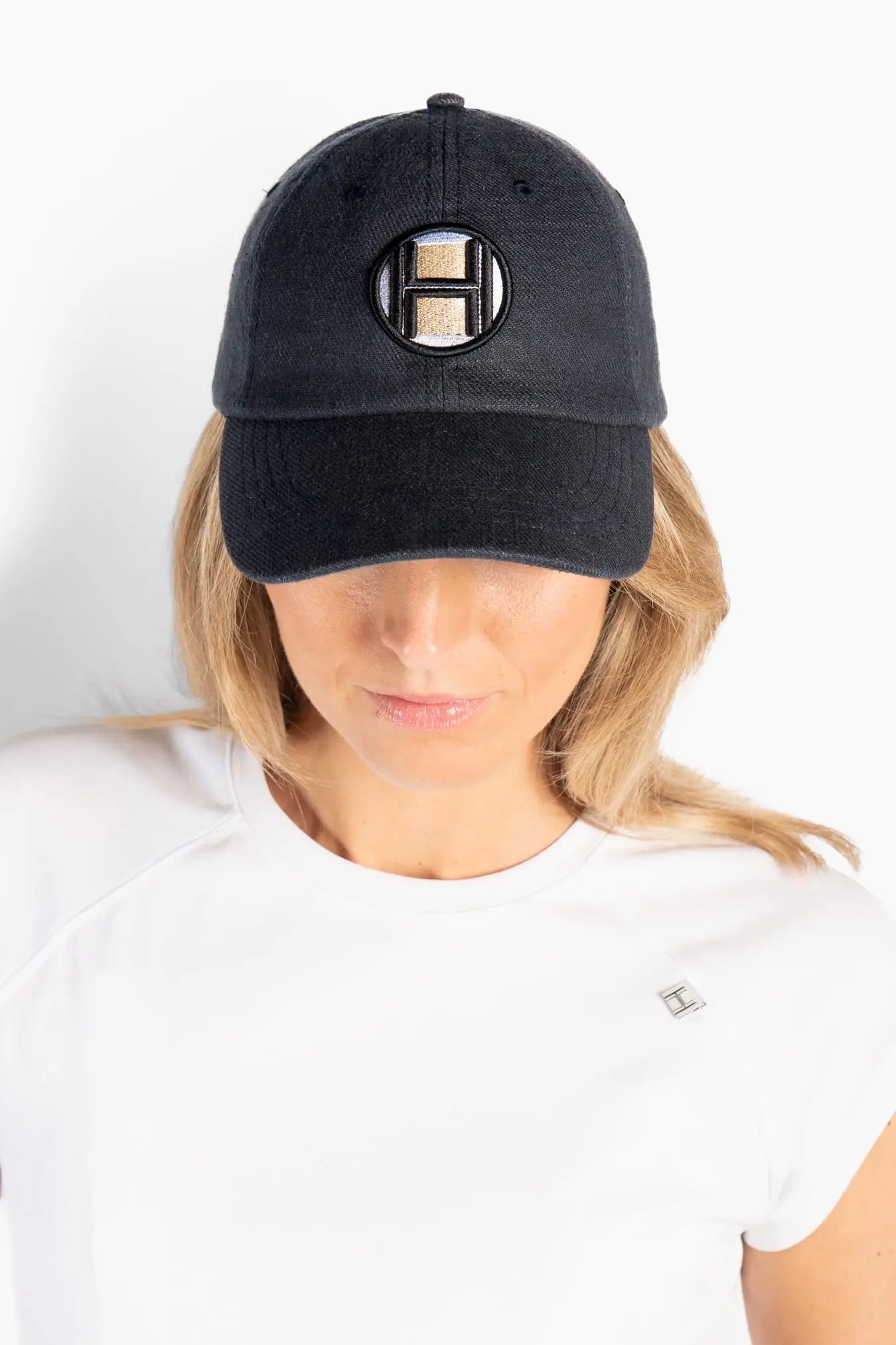Leone caps