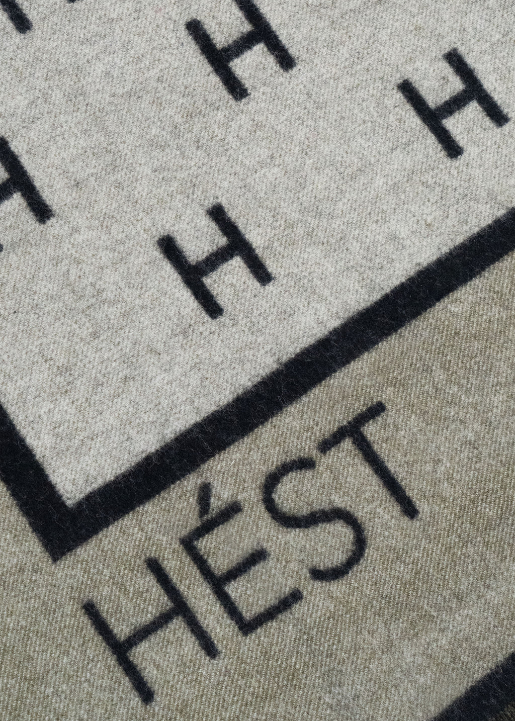 Hést Manon teppe - mosegrønn