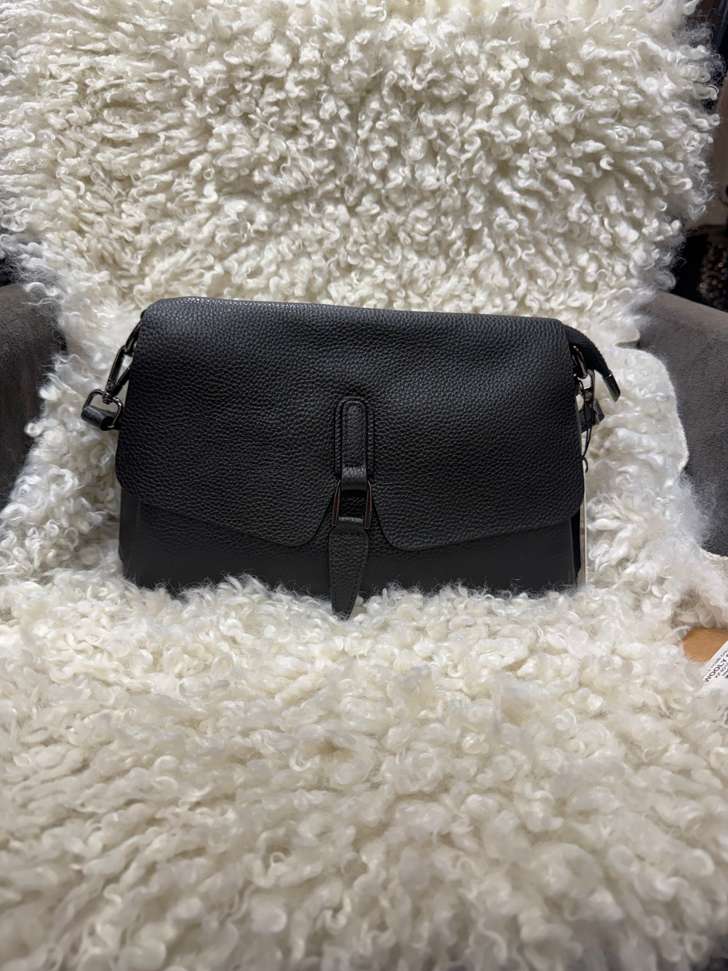 Norett Clutch Skinnveske - Sort