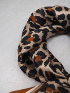 Silkeskjerf Medium leopardmønster