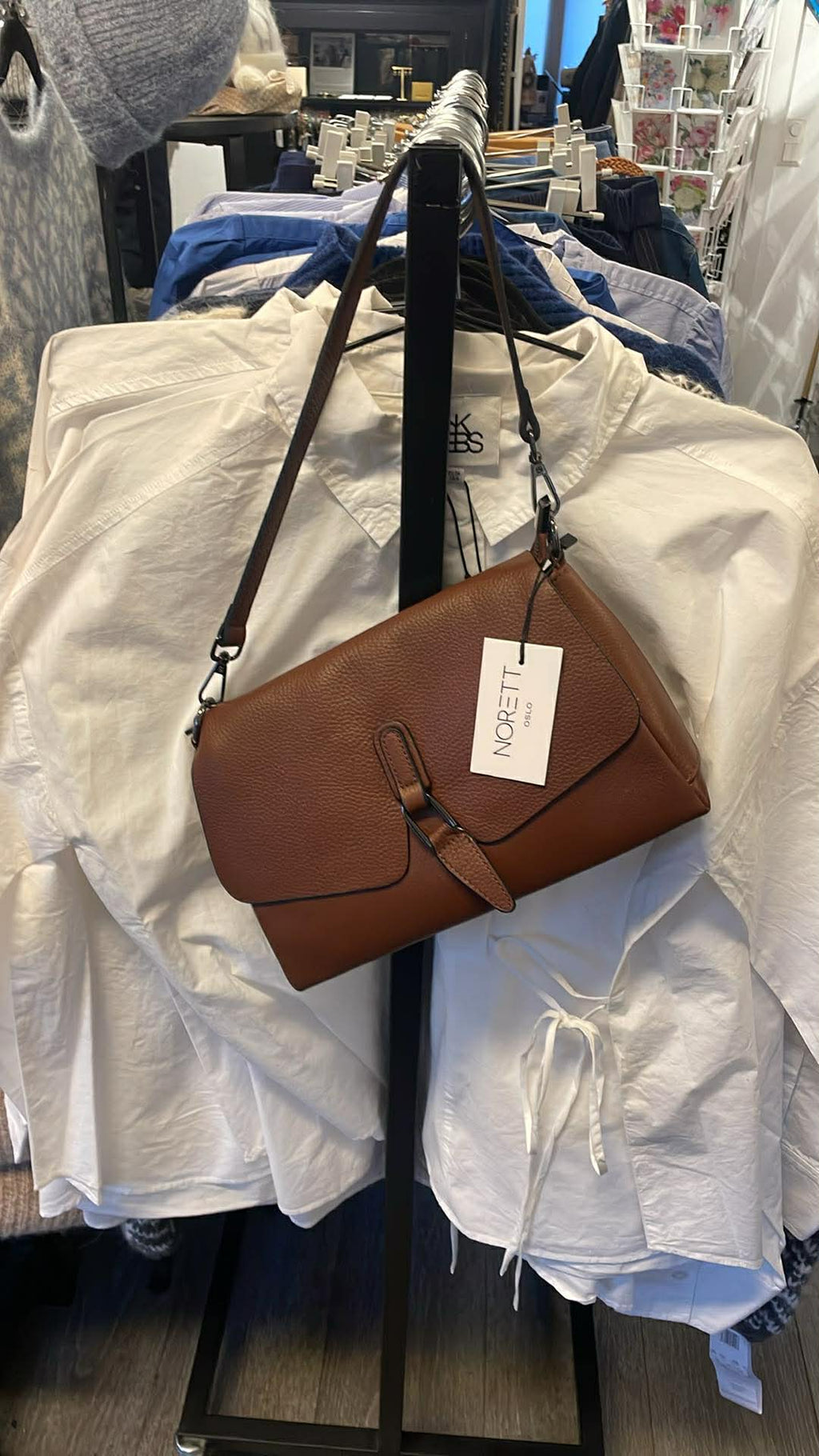 Norett Clutch Skinnveske - Brun