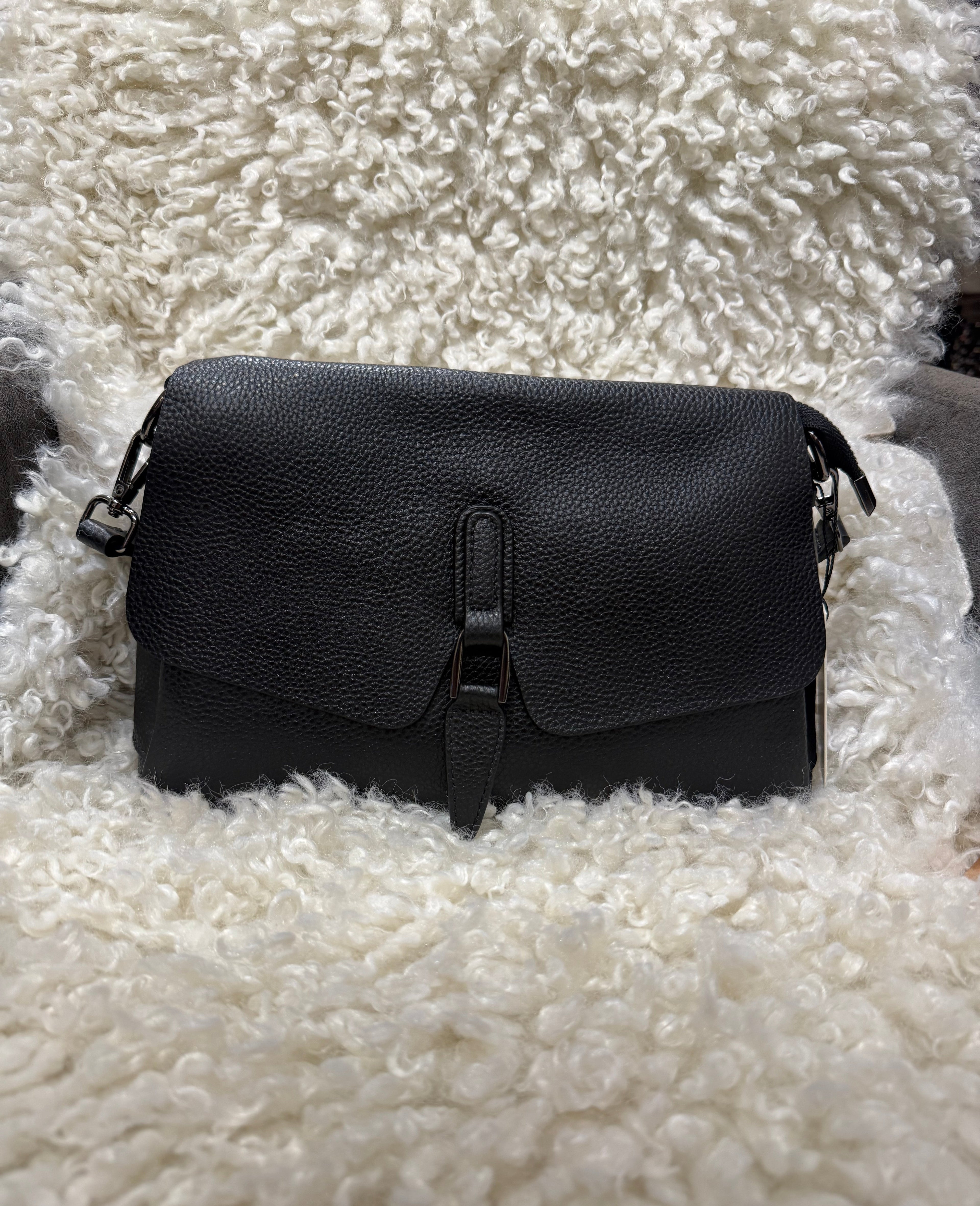 Norett Clutch Skinnveske - Sort