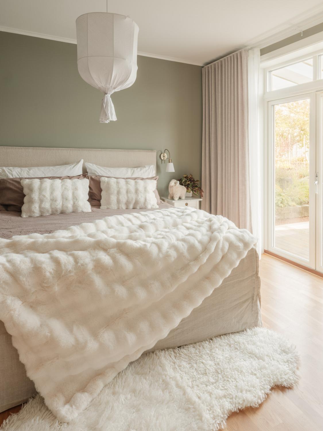 Skinnwille Curly Faux Fur «lammeskinn» Large - Beige