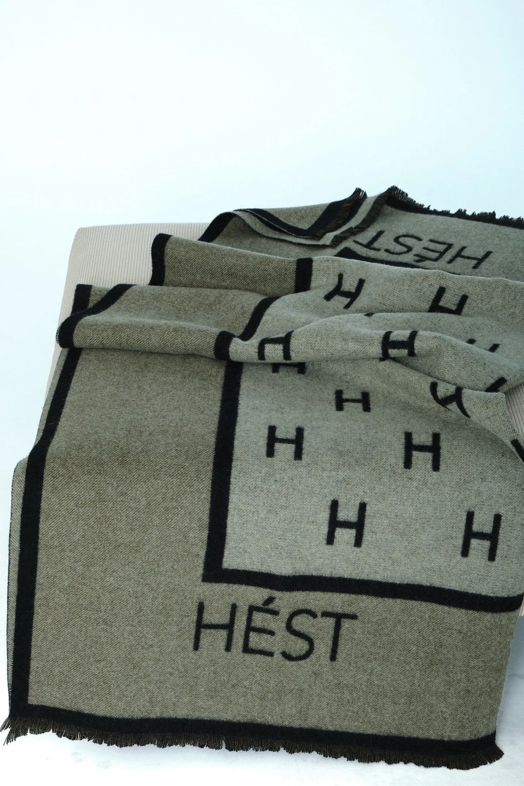 Hést Manon teppe - mosegrønn