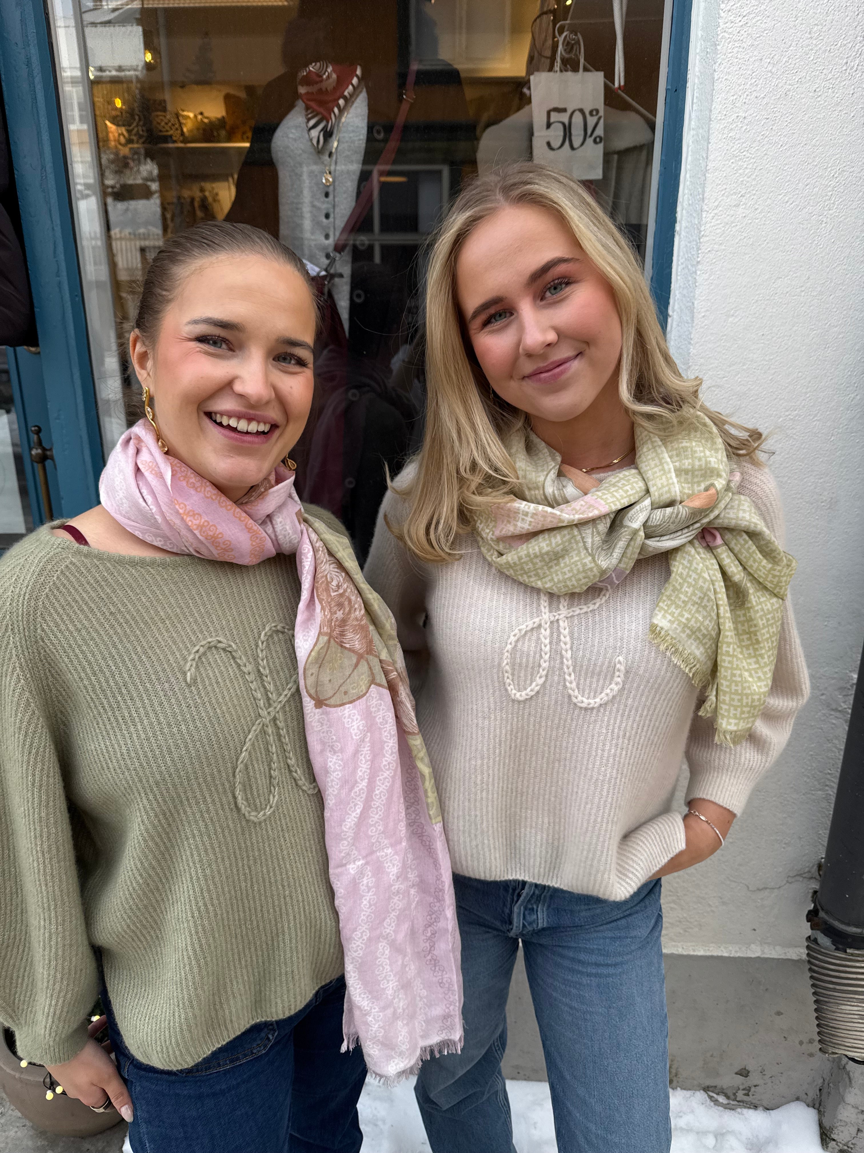 Cashmere Sweater with H-embroidery