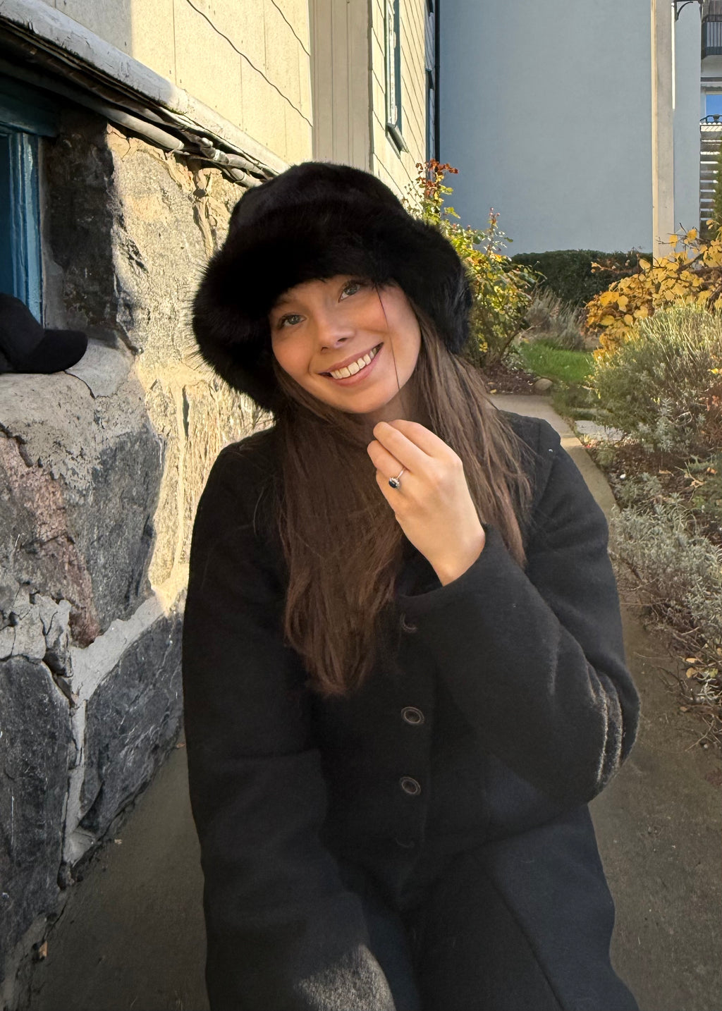 Malisa Margaret fuskepels lue - svart