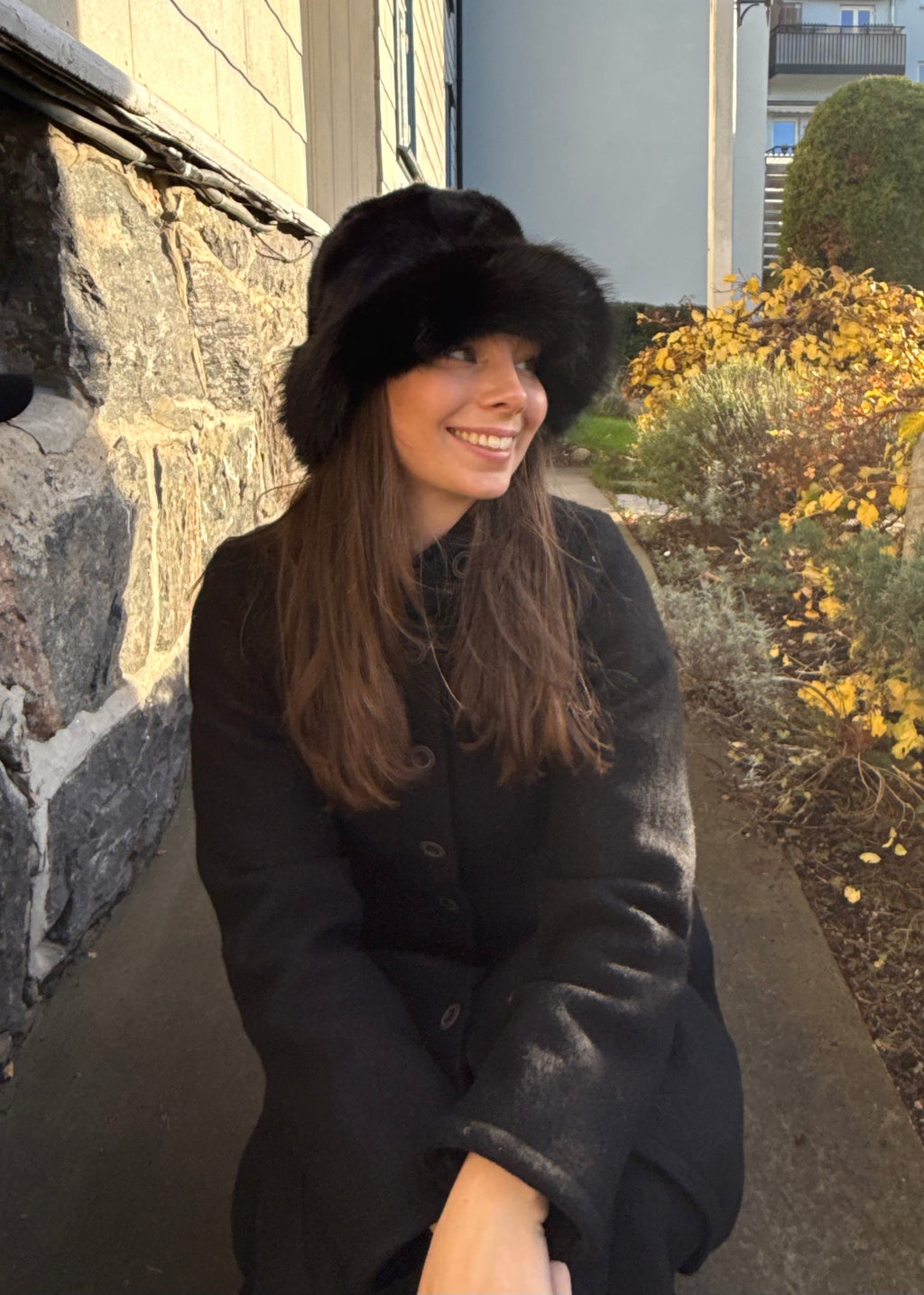 Malisa Margaret fuskepels lue - svart