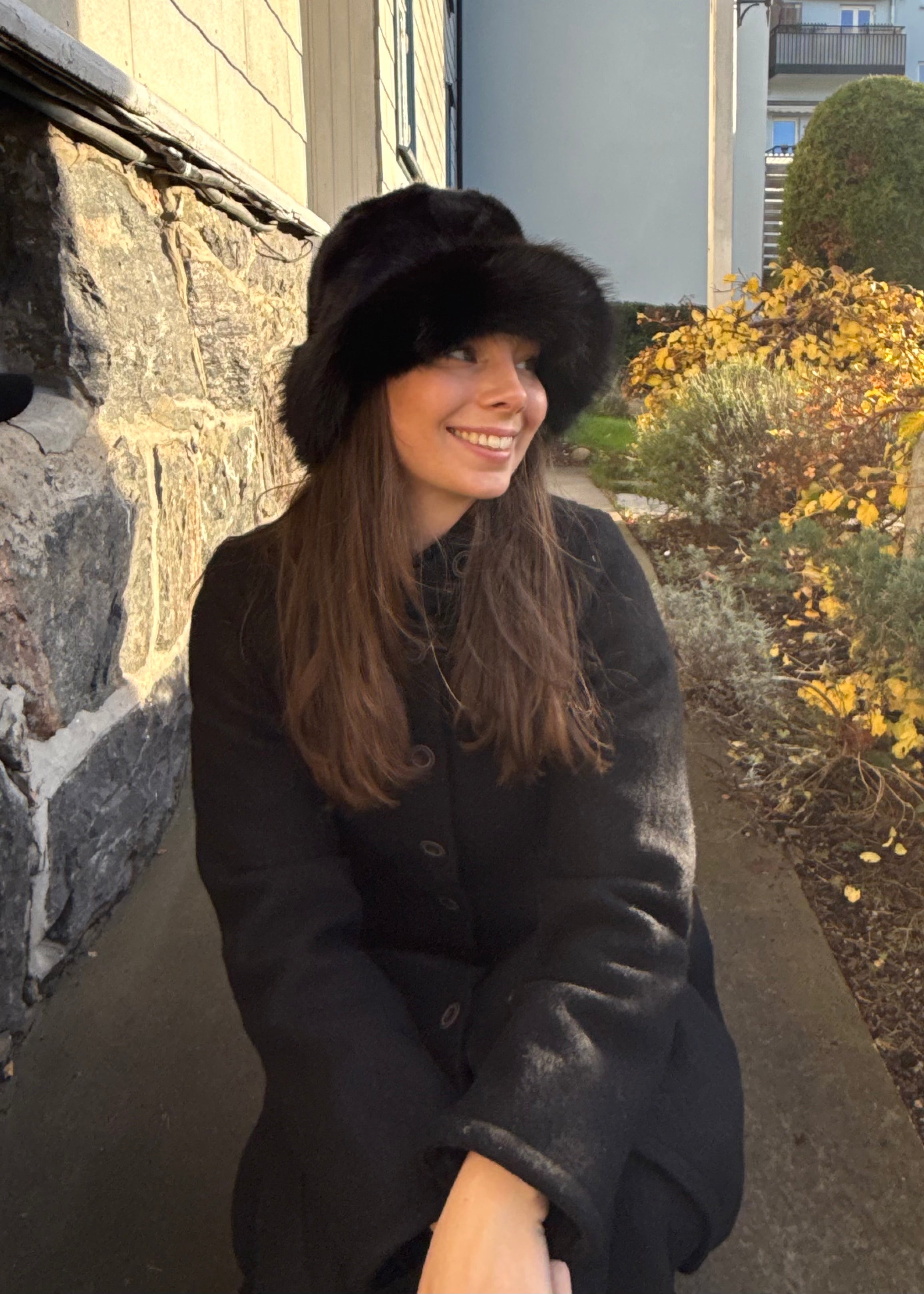 Malisa Margaret fuskepels lue - svart