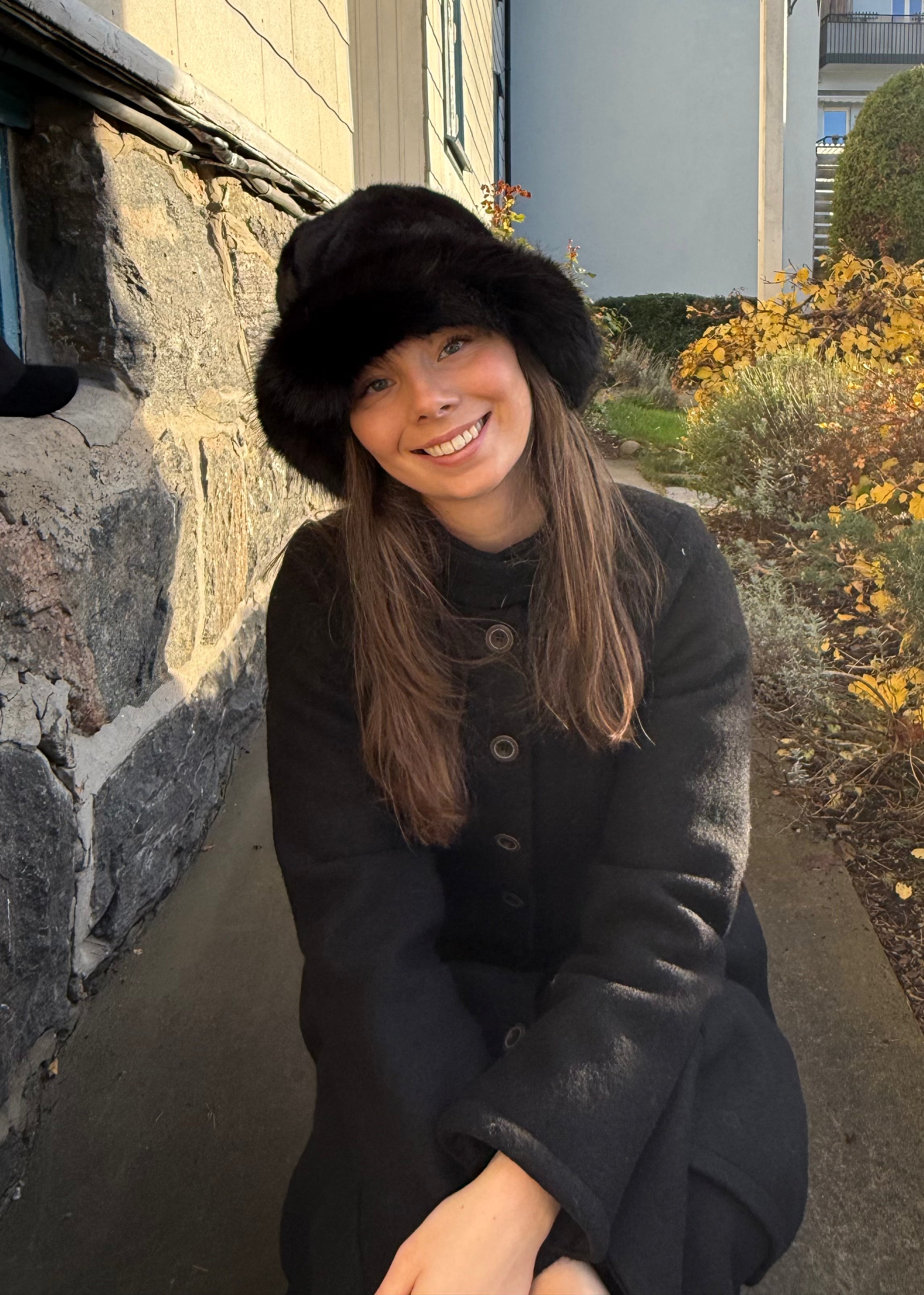 Malisa Margaret fuskepels lue - svart