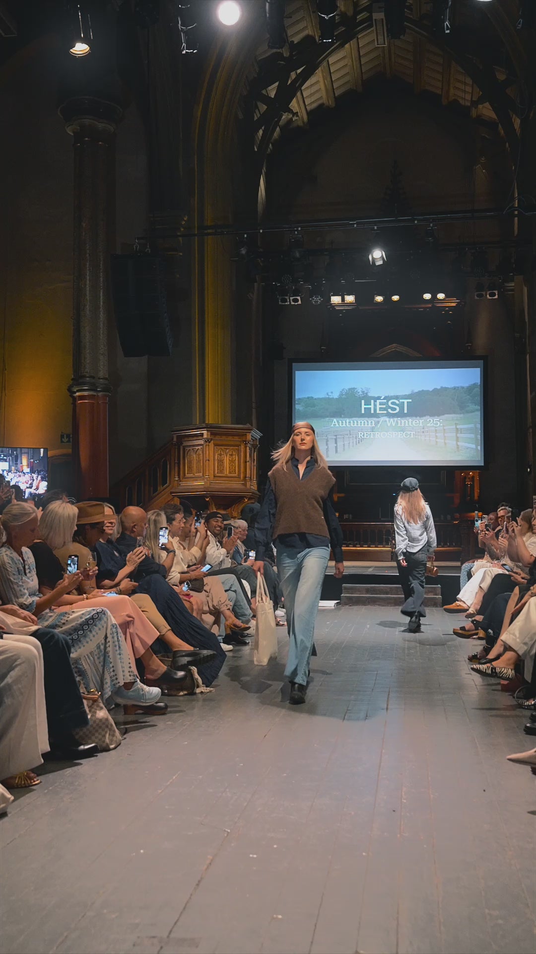 Hést Pernille Vest - brun