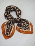 Silkeskjerf Medium leopardmønster