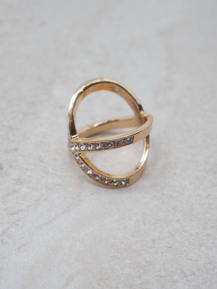 Scarf pin with rhinestone cross gold