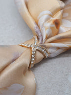 Scarf pin with rhinestone cross gold