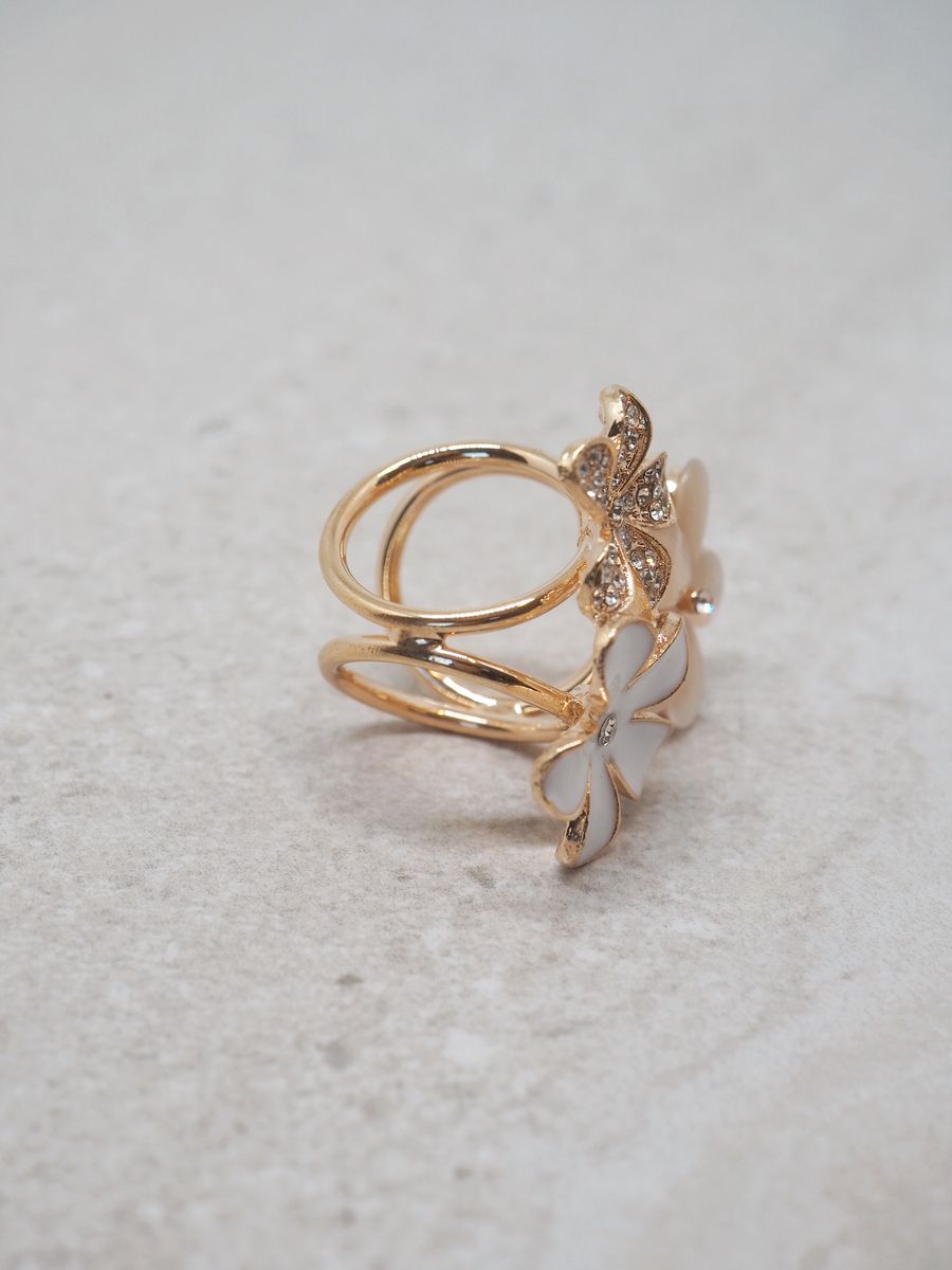 Scarf Pin with Enameled Flowers Gold